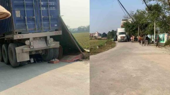 Xe container lùi vào đường làng cán chết 2 chị em ruột