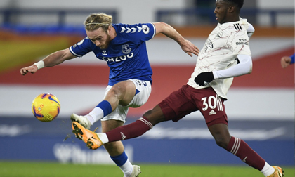 Arsenal tiếp tục xếp vị trí thứ 15 sau trận thua Everton
