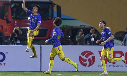 Đánh bại CLB Viettel với tỉ số sít sao 1-0, CLB Hà Nội giành Siêu Cup quốc gia
