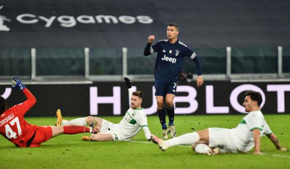 Ronaldo san bằng kỷ lục ghi nhiều bàn nhất lịch sử bóng đá - Ảnh 2. Ronaldo san bằng kỷ lục ghi nhiều bàn nhất lịch sử bóng đá - Ảnh 2.