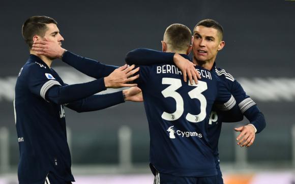Ronaldo san bằng kỷ lục ghi nhiều bàn nhất lịch sử bóng đá - Ảnh 4. Ronaldo san bằng kỷ lục ghi nhiều bàn nhất lịch sử bóng đá - Ảnh 4.