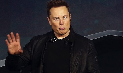 Tài sản sụt 13,5 tỷ USD, Elon Musk mất ngôi người giàu nhất thế giới?