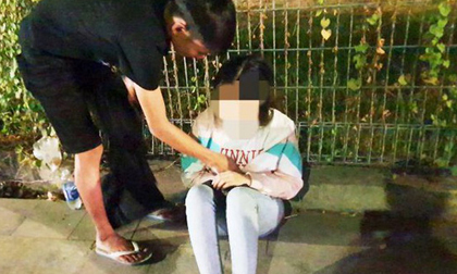 Bạn trai bỏ đi sau khi cãi nhau, cô gái bị cướp xe máy