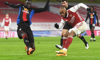 Hàng công bế tắc, Arsenal chia điểm trên sân nhà trước Crystal Palace