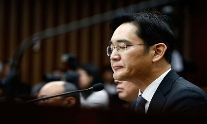 'Thái tử Samsung' bị kết án 2,5 năm tù vì tội hối lộ