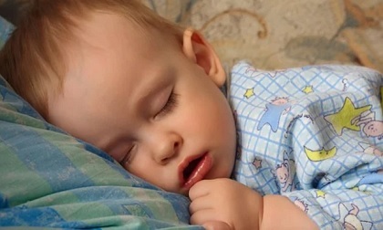 Trẻ mở miệng khi ngủ: Cảnh báo những vấn đề sức khỏe không thể xem thường