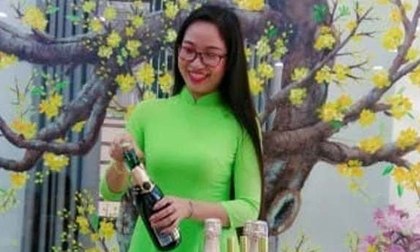 Bắt khẩn cấp Giám đốc tống tiền nữ Hiệu trưởng bằng clip 'nóng'