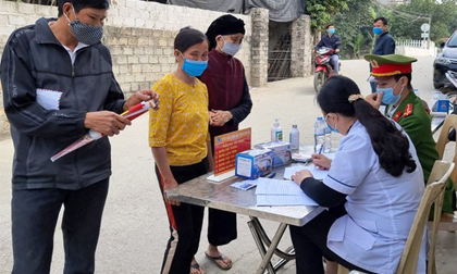 4 thanh niên tử vong trong vụ cháy do đốt vàng mã ở Hà Nội: Người vợ mang thai 8 tháng ôm linh cữu chồng khóc nghẹn