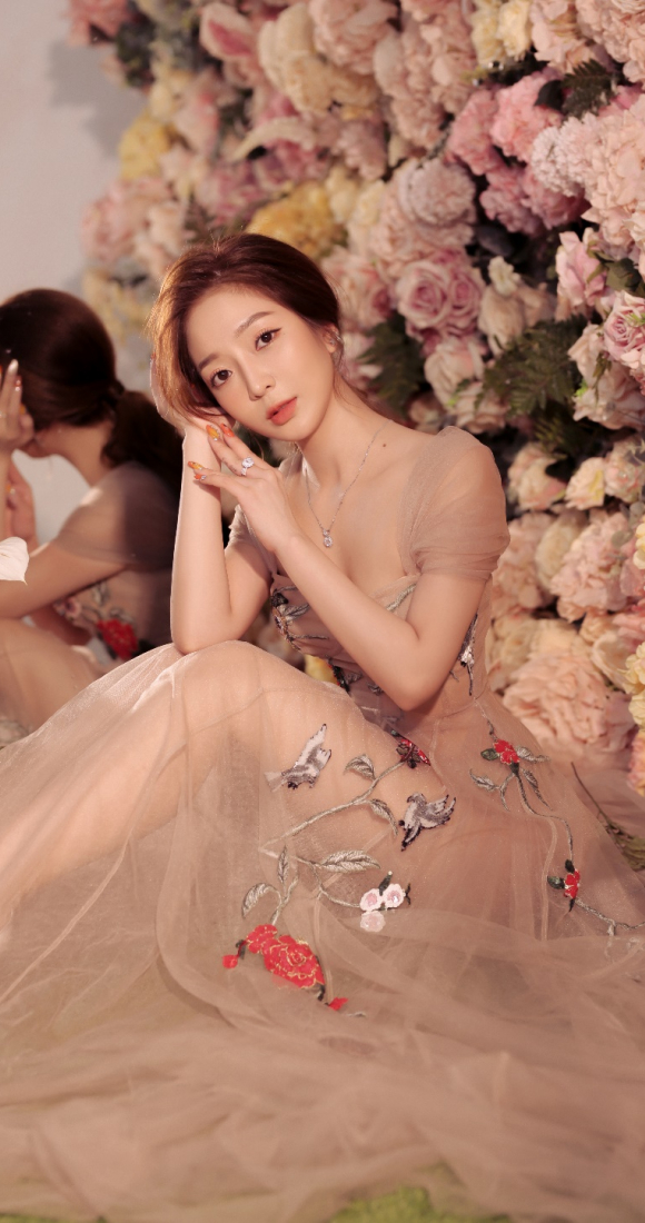 pham-phuong-thao-193-1-xahoi.com.vn-w963-h1445.jpg