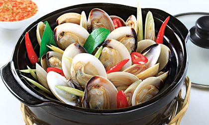 Hấp ngao cứ cho một loại lá gia vị này vào, đảm bảo thơm ngon gấp bội