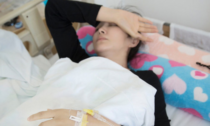 Mới 28 tuổi, cô gái phải 'nhận án' ung thư thực quản vì một sai lầm khi uống nước mà nhiều người cũng đang mắc