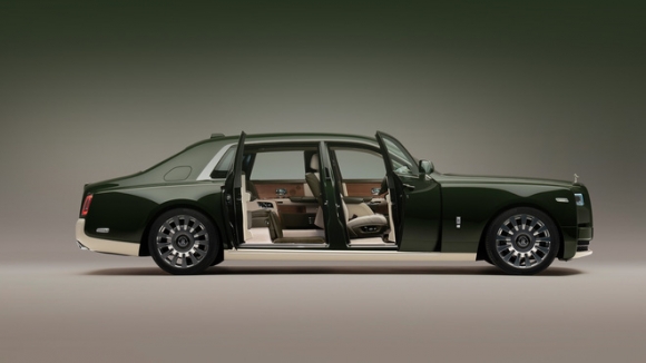 Rolls Royce vừa ra mắt chiếc xe triệu đô Phantom Oribe: Điều gì khiến nó trở nên độc nhất vô nhị? - Ảnh 1.