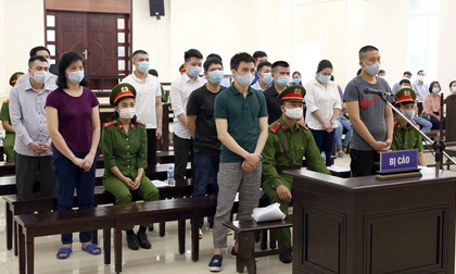 14 lãnh đạo, nhân viên Nhật Cường Mobile lĩnh tổng mức án gần 100 năm tù giam