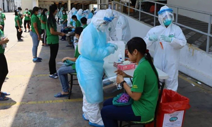 Thái Lan: Ổ dịch khổng lồ bùng phát trong 1 nhà máy khiến 2.111 người nhiễm Covid-19, lây ra xung quanh