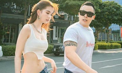 Ngọc Trinh cầu hôn Vũ Khắc Tiệp ngay trên sóng livestream nào ngờ nhận cái kết bẽ bàng