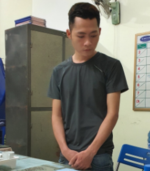Hai nam thanh niên cướp ngân hàng ở Quảng Nam bằng lựu đạn làm giả từ lon bò húc - Ảnh 2.