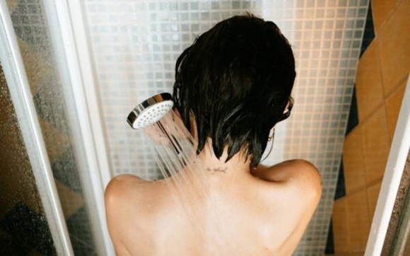 2 kiểu tắm gội trong mùa nóng dễ gây đột quỵ, chuyên gia nói: Người Việt đang phạm phải quá nhiều