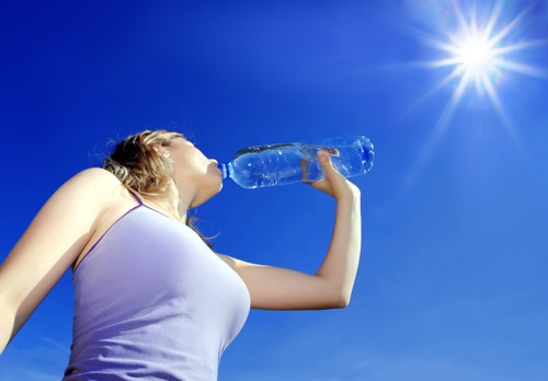 Tập thể dục ngày nắng nóng có thể hại sức khỏe: Chuyên gia nêu 3 điều cần làm để bảo vệ bản thân - Ảnh 1.