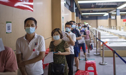 Trung Quốc vượt mốc tiêm 1 tỷ liều vaccine COVID-19 cho người dân: Vẫn thua Mỹ về 1 chỉ số