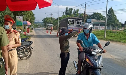 Lâm Đồng khởi tố nữ bệnh nhân Covid-19 khai báo gian dối để 'qua mặt' chốt kiểm dịch