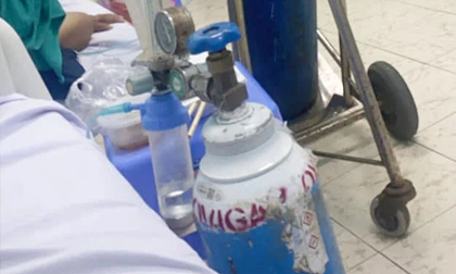 Cuộc chiến giành giật sự sống của bệnh nhân mắc COVID-19: 'Khủng khiếp quá, đau quá, mình không chịu nổi nữa!'