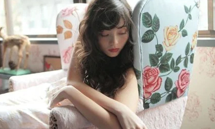Đừng dại níu kéo người làm mình rơi nước mắt: 10 điều phụ nữ cần nhớ khi chồng cạn tình, hết yêu