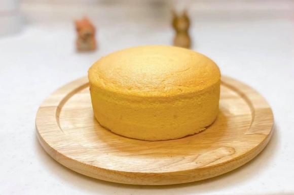 Cách làm bánh bông lan sữa chua ngọt thơm đúng chuẩn, ngon gấp bội mua đóng gói sẵn ở ngoài