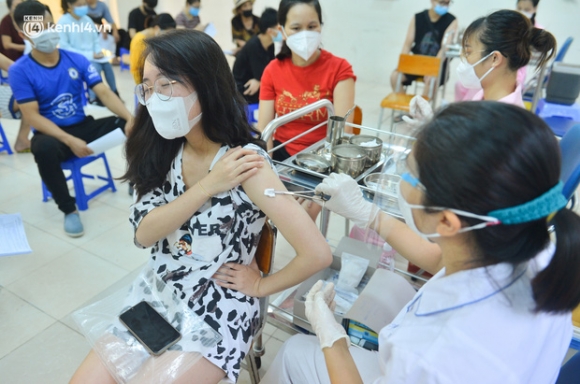 Hà Nội nhận thêm 418.200 liều vaccine Vero Cell, phân bổ về 13 quận, huyện, thị xã như thế nào?