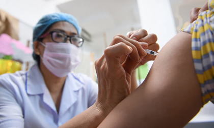 Bộ Y tế khẳng định vắc xin Covid-19 được tiêm miễn phí, cần tiếp tục chấn chỉnh tình trạng thu phí trục lợi
