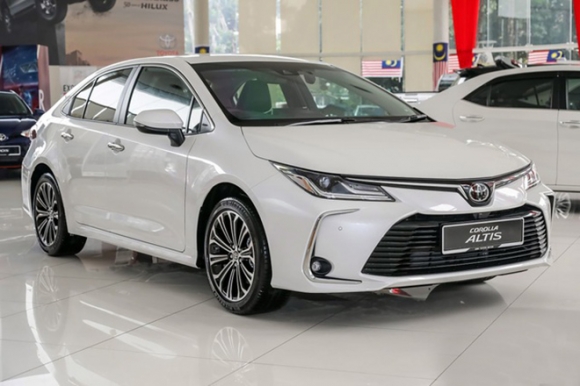 Toyota Corolla Altis, Vios bất ngờ giảm giá sâu tại đại lý