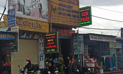 TP.HCM: Vờ mua vàng, nam thanh niên cướp 2 sợi dây chuyền chỉ trong 5 giây