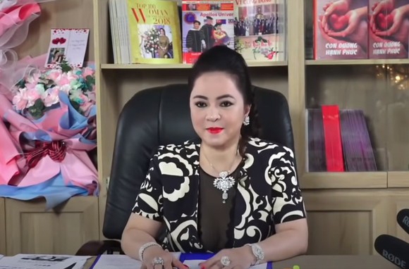 Công an TP.HCM nói gì về việc bà Nguyễn Phương Hằng tố bị hành hung ở trụ sở? - Ảnh 2.