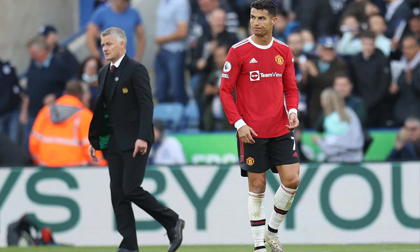 Ronaldo 'tịt ngòi', Man United run rẩy, tan hoang trước sự hồi sinh của Bầy cáo