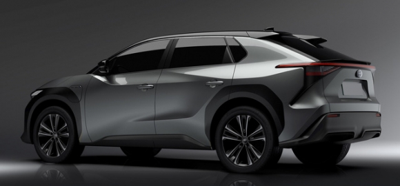 Ra mắt giữa năm 2022, SUV chạy điện đầu tiên của Toyota có gì? - Ảnh 2.