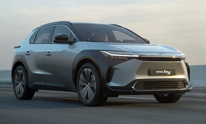 Ra mắt giữa năm 2022, SUV chạy điện đầu tiên của Toyota có gì?