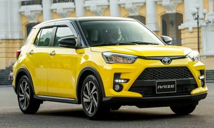 Toyota Raize chính thức chốt giá, Kia Sonet 'cảm thấy vui mừng'?