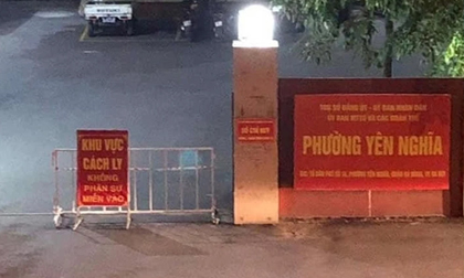 Hà Nội: Phong tỏa trụ sở UBND phường và 2 khu dân cư do 8 ca nghi nhiễm Covid-19
