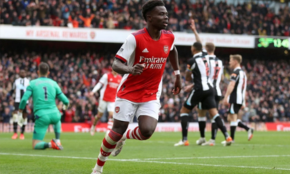Thắng dễ Newcastle, Arsenal bám sát top 4 Premier League