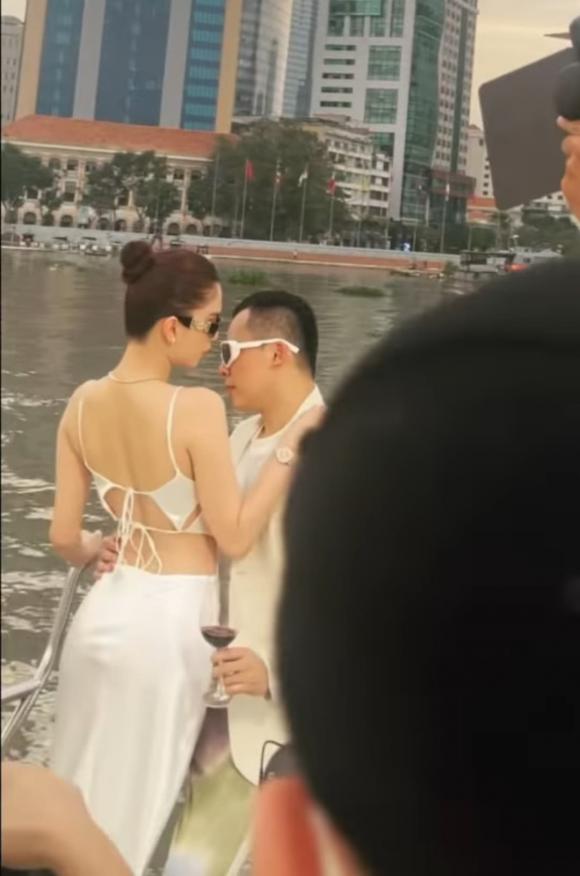 Vũ Khắc Tiệp bất ngờ công khai hậu trường chụp ảnh cưới với Ngọc Trinh