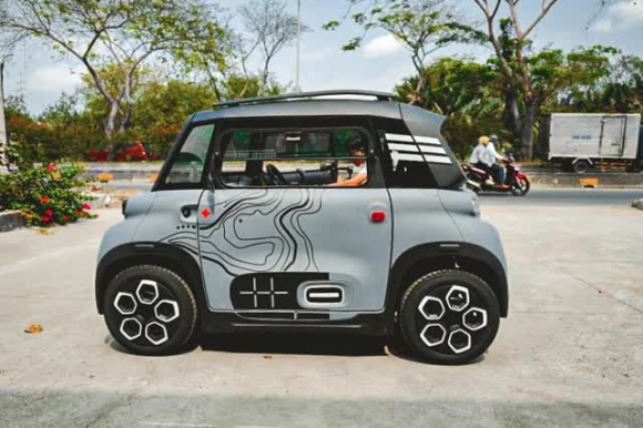 Xe Pháp Citroen Ami độc nhất Việt Nam được bán giá 300 triệu đồng: Rẻ hơn VinFast Fadil, sạc một lần đi quanh Sài Gòn không hết điện - Ảnh 2.