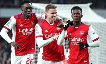 Sao trẻ lập hat-trick, Arsenal hiên ngang tiến vào vòng bán kết cúp Liên đoàn Anh