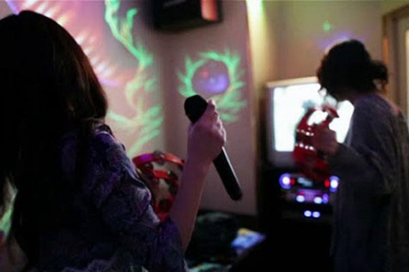 Tăng mức xử phạt gấp 10 lần hành vi hát karaoke gây ồn ào sau 22 giờ
