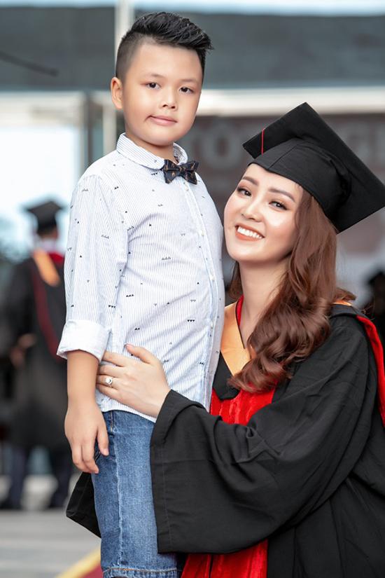 Những quý cô tuổi Dần của showbiz Việt: Hà Tăng viên mãn, Sĩ Thanh lận đận