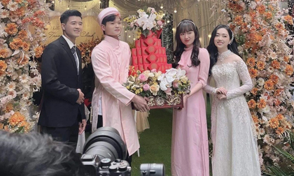 Rò rỉ hình ảnh Hà Đức Chinh và bạn gái tổ chức đám hỏi sáng nay, NHM không khỏi bất ngờ
