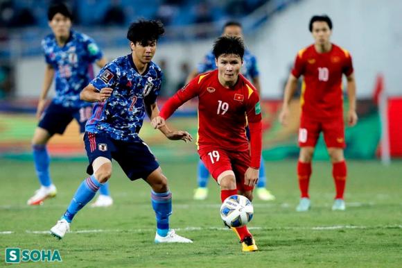 Buồn cho bóng đá Việt Nam khi thầy Park tham bát bỏ mâm, thay vì thả con săn sắt.. - Ảnh 1.