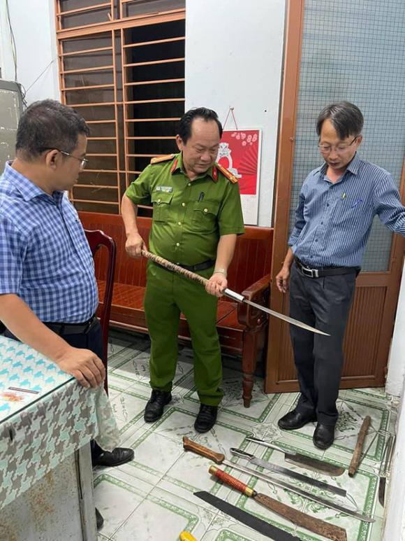 Nhớ vợ con tìm về thăm, giang hồ trốn truy nã đặc biệt nguy hiểm sa lưới - Ảnh 2.