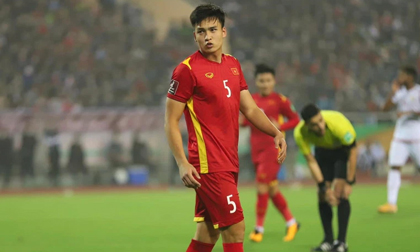 Trung vệ Việt Nam gây chú ý sau trận đấu Oman: Cao 1m86, fangirl tranh nhau nhận 'chồng'