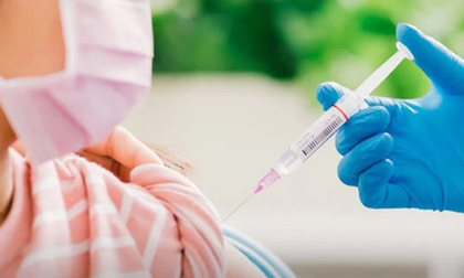Nhiều người lo ngại tiêm vắc xin Covid-19 ảnh hưởng quá trình dậy thì của trẻ: BS nói gì?