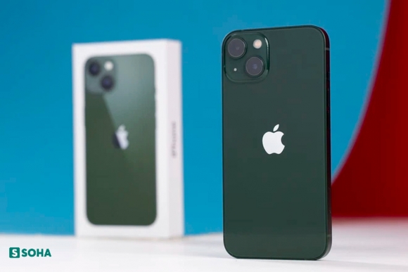 iPhone 13 Series xanh lá tại Việt Nam gây sốt, người anh em iPhone 11 giảm giá cực sâu - Ảnh 3.