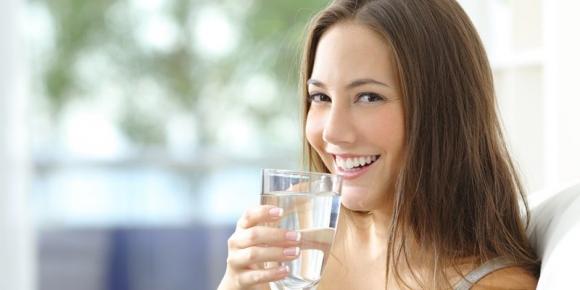 Uống nước buổi sáng thanh lọc cơ thể, nhưng uống vào khung giờ này tốt cho gan thận, thải độc gấp đôi
